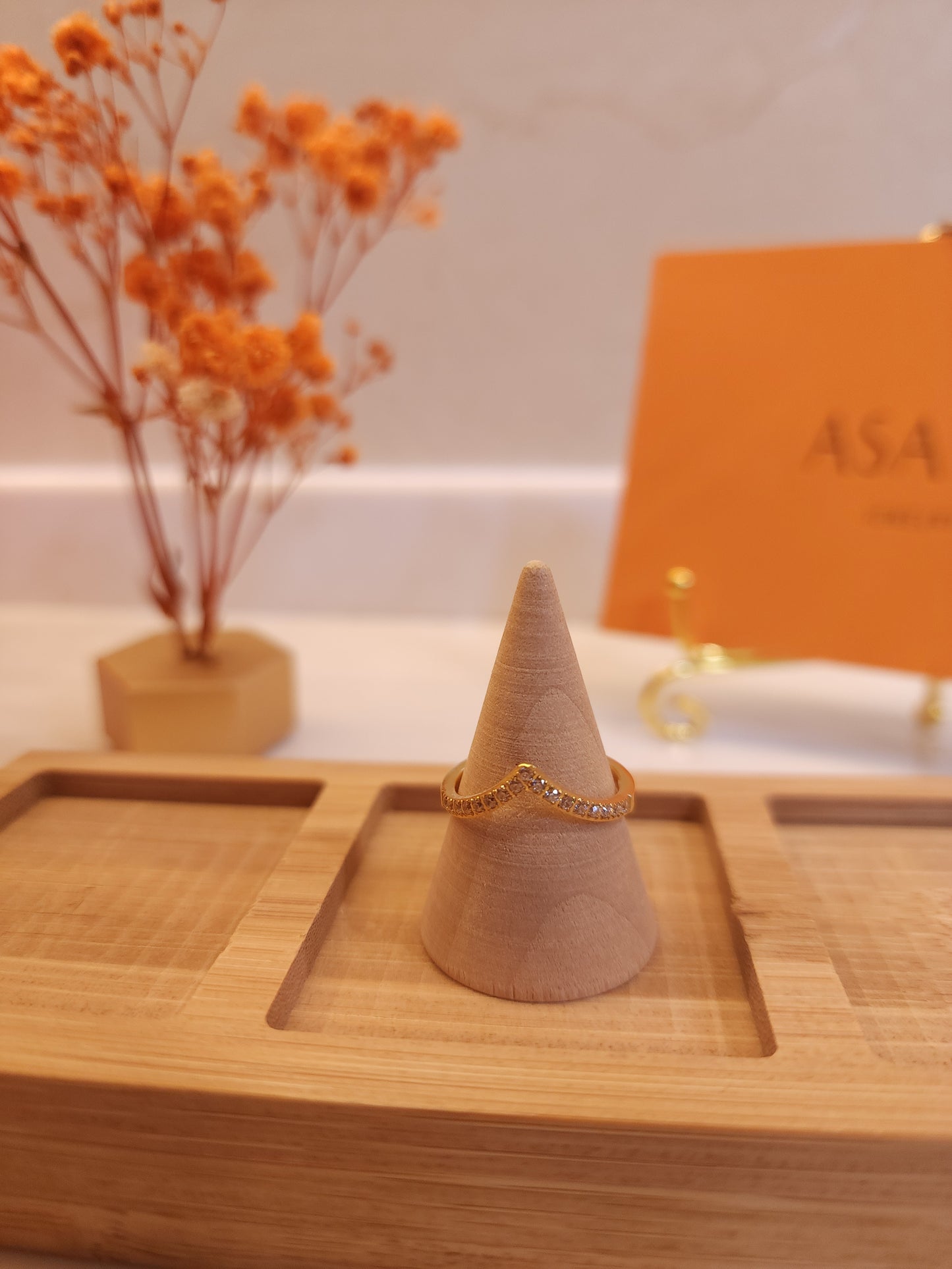 Arrow Glow Ring