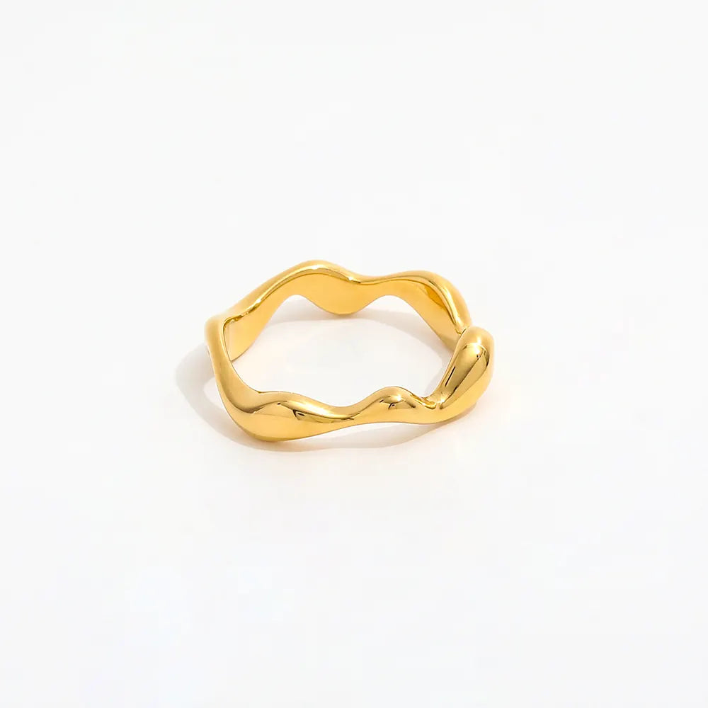 "Gold wave" ring