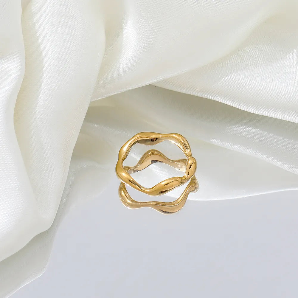 "Gold wave" ring