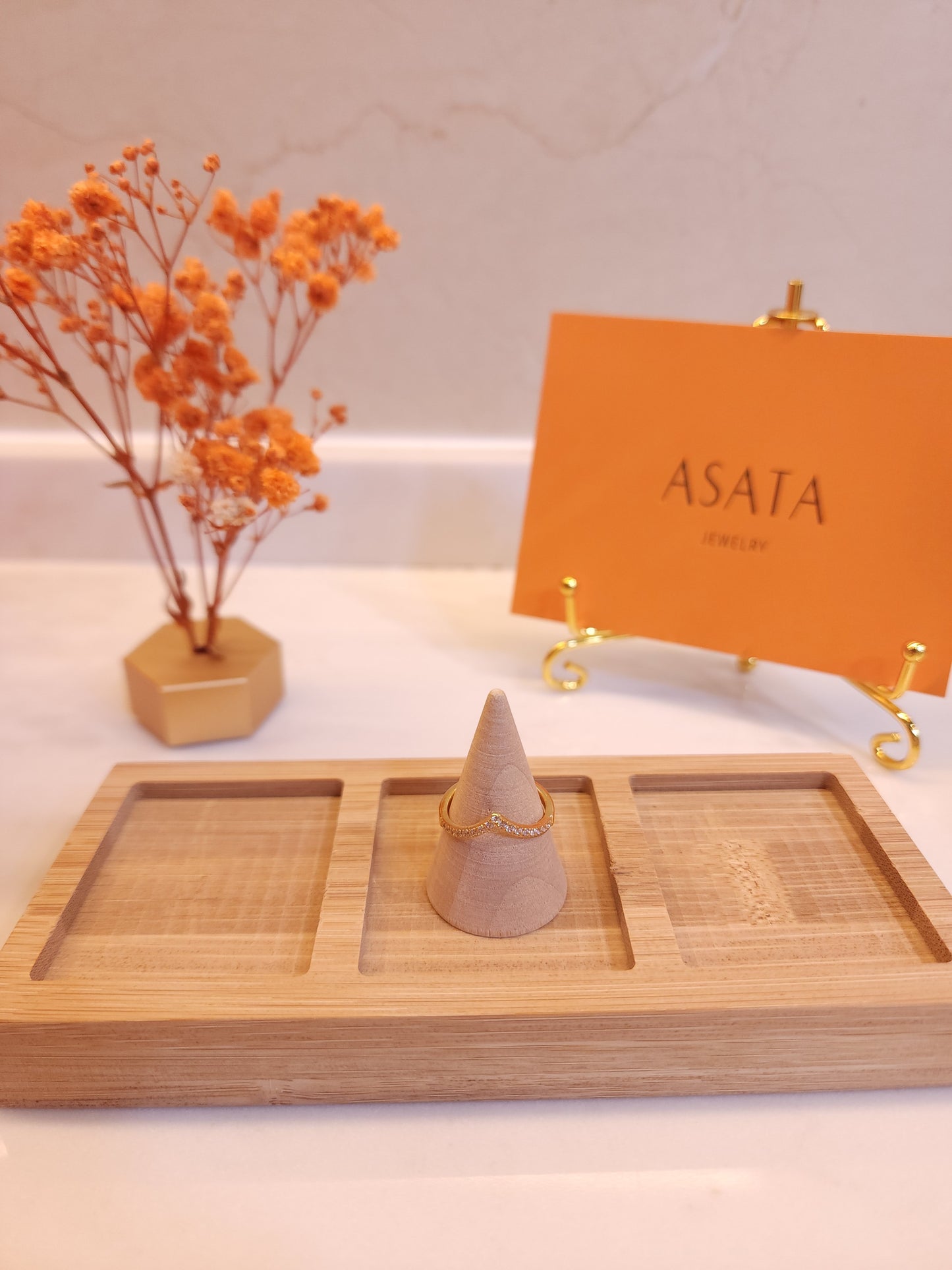 Arrow Glow Ring