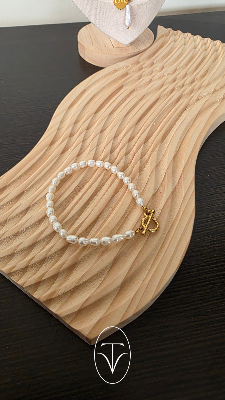 Luxe Pearl Toggle Chain Bracelet