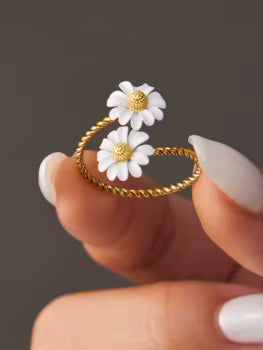 Daisy Bloom Ring