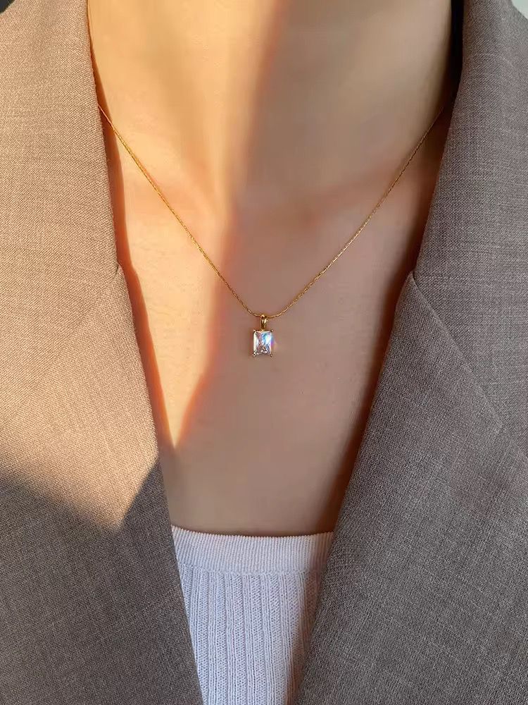 Dainty crystal necklace