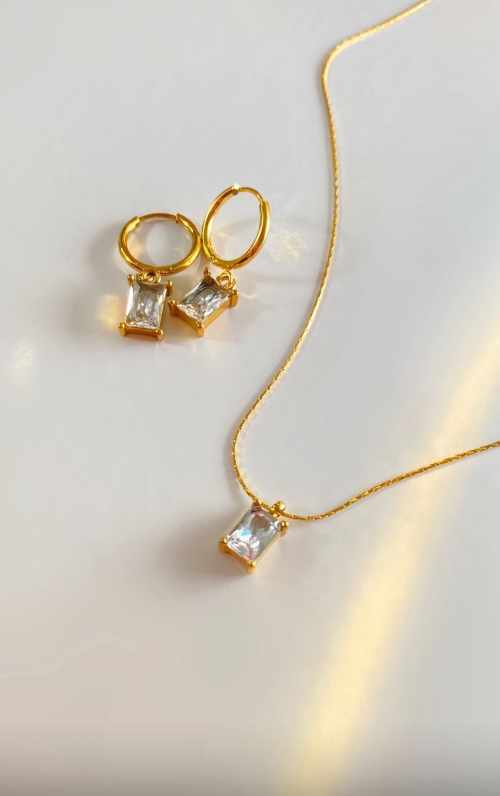Dainty crystal necklace