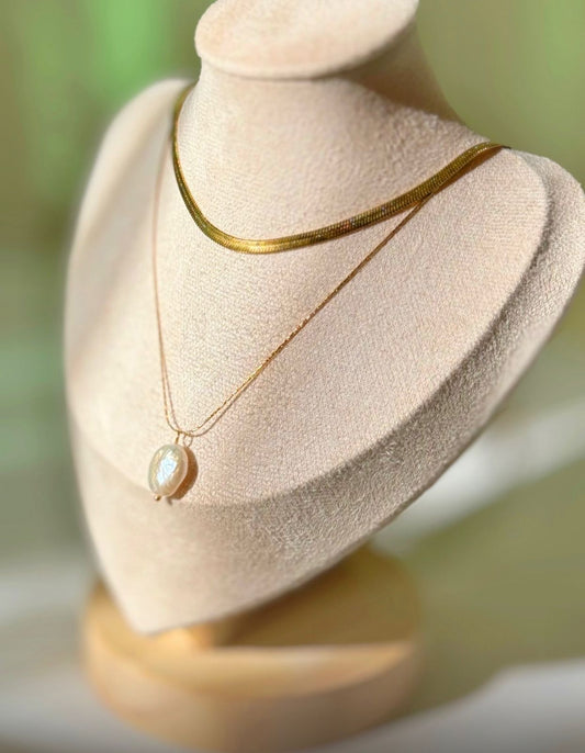 Gentle touch necklace