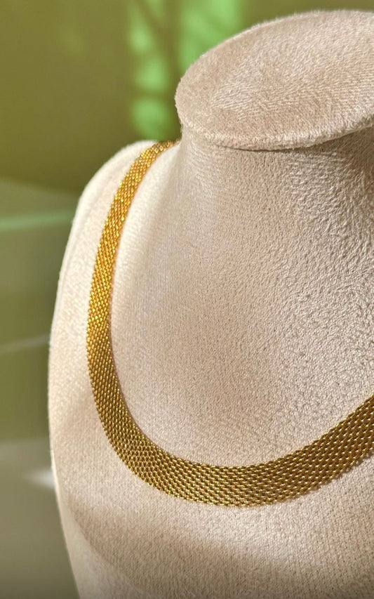 Golden line choker necklace