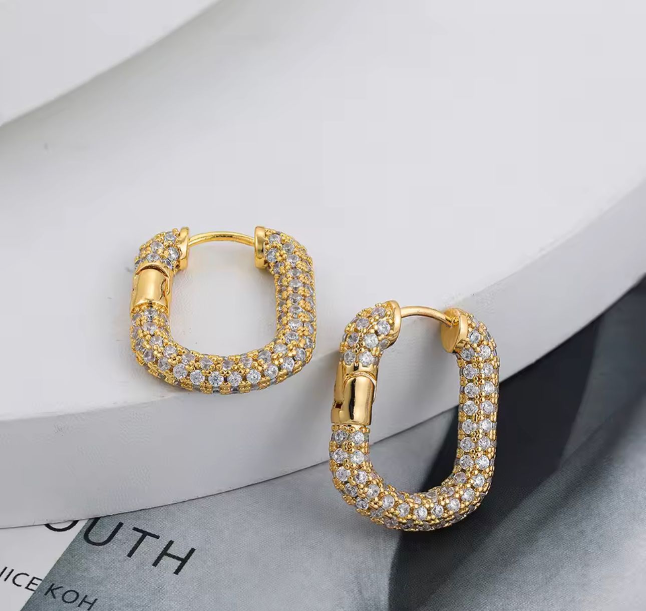Stellar Links earring