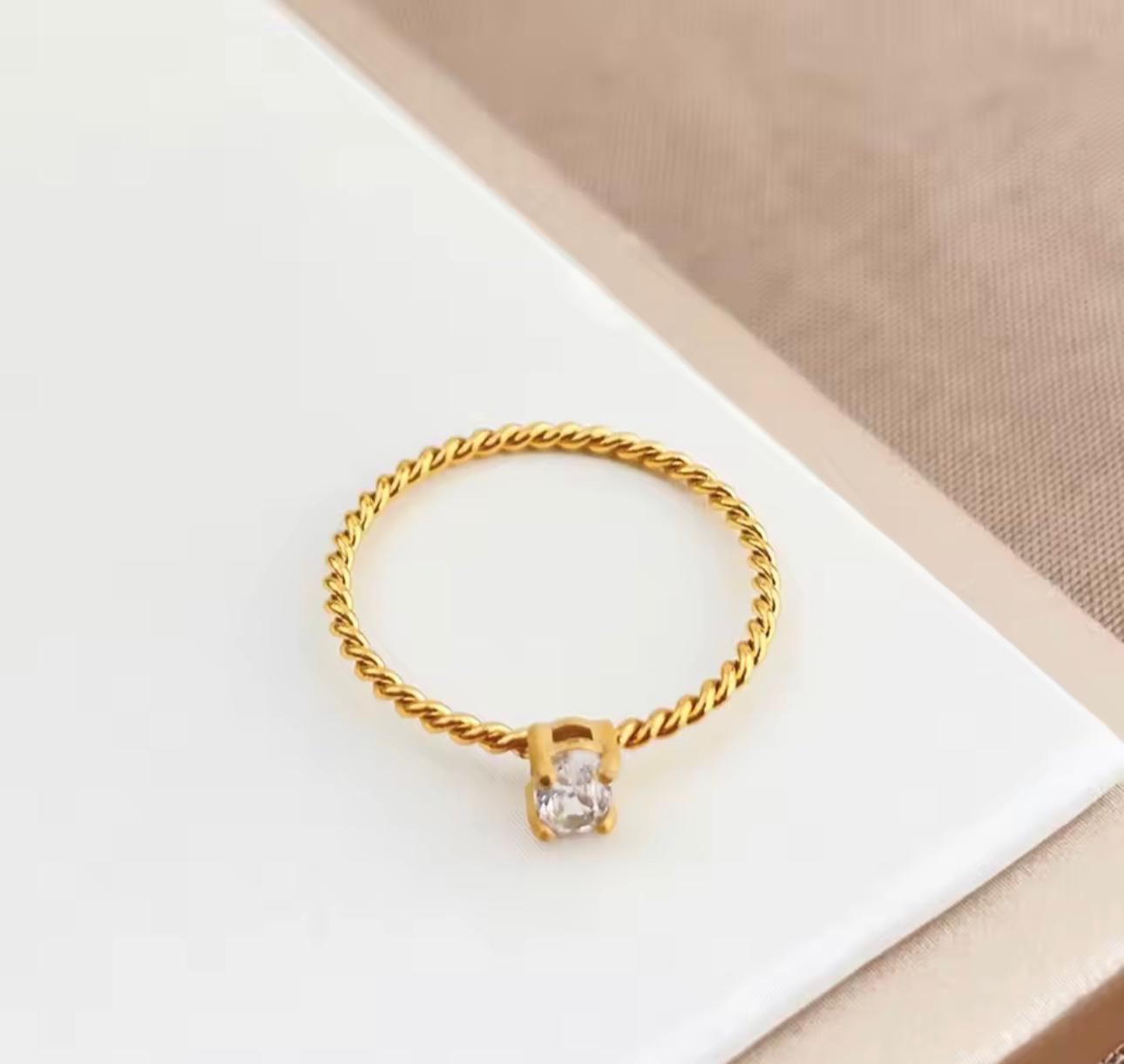 Simple Anya ring