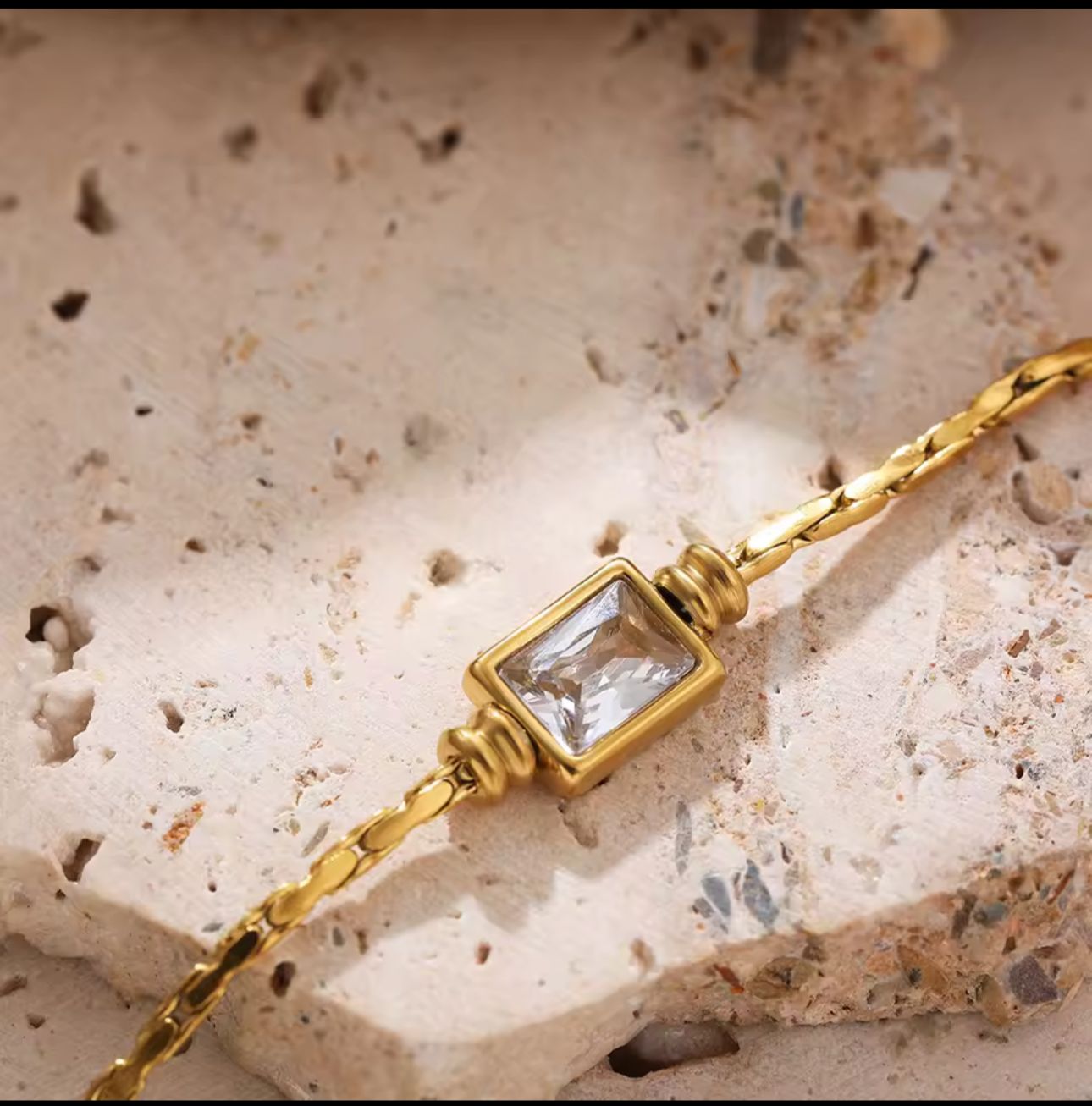 Stone-beam Necklace